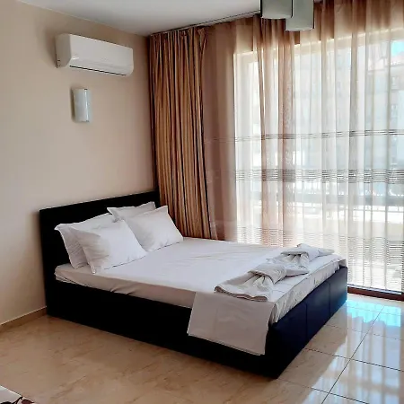 Sea Dreams B8 * سفيتي فلاس